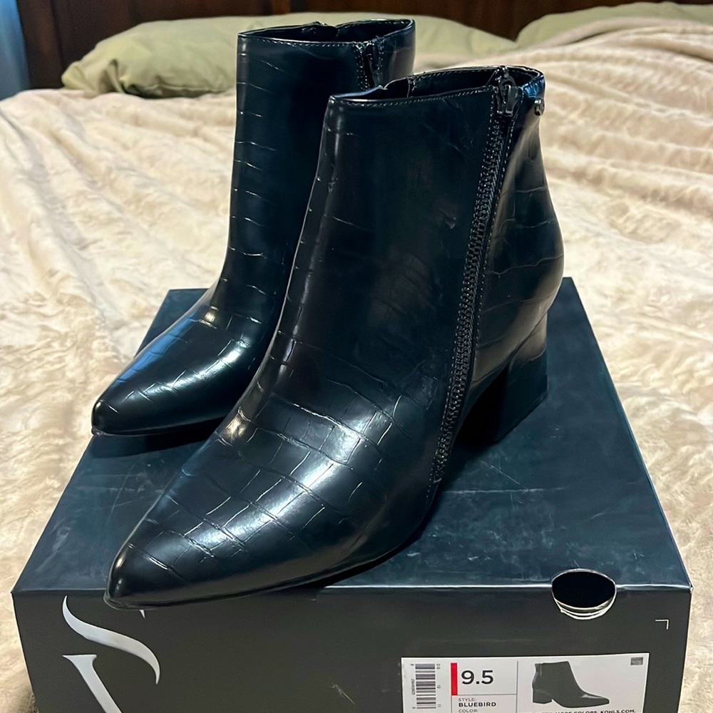 Vera Wang Black heels - Bluebird- 9.5